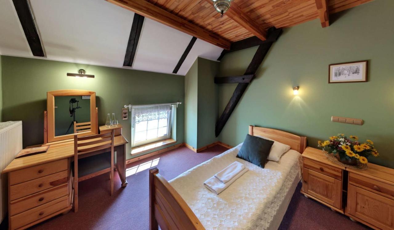Hotel Stara Stajnia Pleszew ภายนอก รูปภาพ